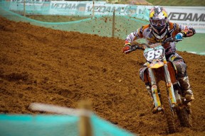 “萨尔·巴赫：南非的年轻希望”