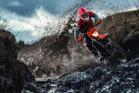 主教练展望下阶段赛程坦言挑战与机遇并存必须全力以赴，主教练上场比赛