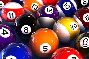 “腰旗美式橄榄球：成都七中东部赛场成现代竞技舞台”