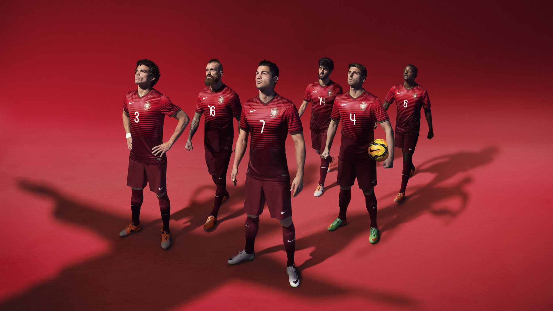 “高新体育中心：网球选手挑战赛场，激战正酣”